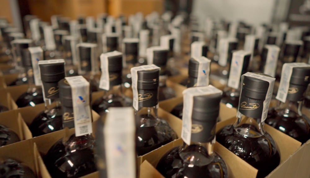 ElTimeLaPalma's tweet photo. Los rones de Destilería Aldea logran tres medallas en la International Wine & Spirit Competition de Londres #lapalma #canarias #noticias #eltime #DestileríaAldea #rones #premios #SaboreaLaPalma https://t.co/RE8Tq9dSC4 https://t.co/LaCnndPcDg