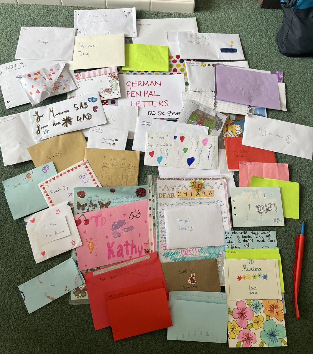 whcps's tweet photo. 📨💌📮🛫🇩🇪
German penpal news. Our letters have been posted and are on their way to Frankfurt.
📨💌📮🛫🇬🇧
And we’ve just heard that there are two batches of letters coming our way too!
#whcPenpals #whcInternational #whcglobal #whclanguages #whcgerman https://t.co/cKy7FVFzoO