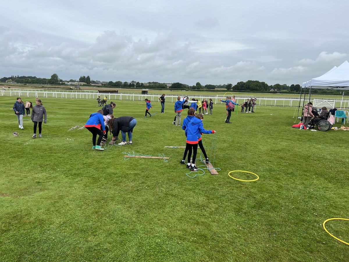 GGLeeds's tweet photo. Outdoor team building #granddayout https://t.co/8pXmjSryH5