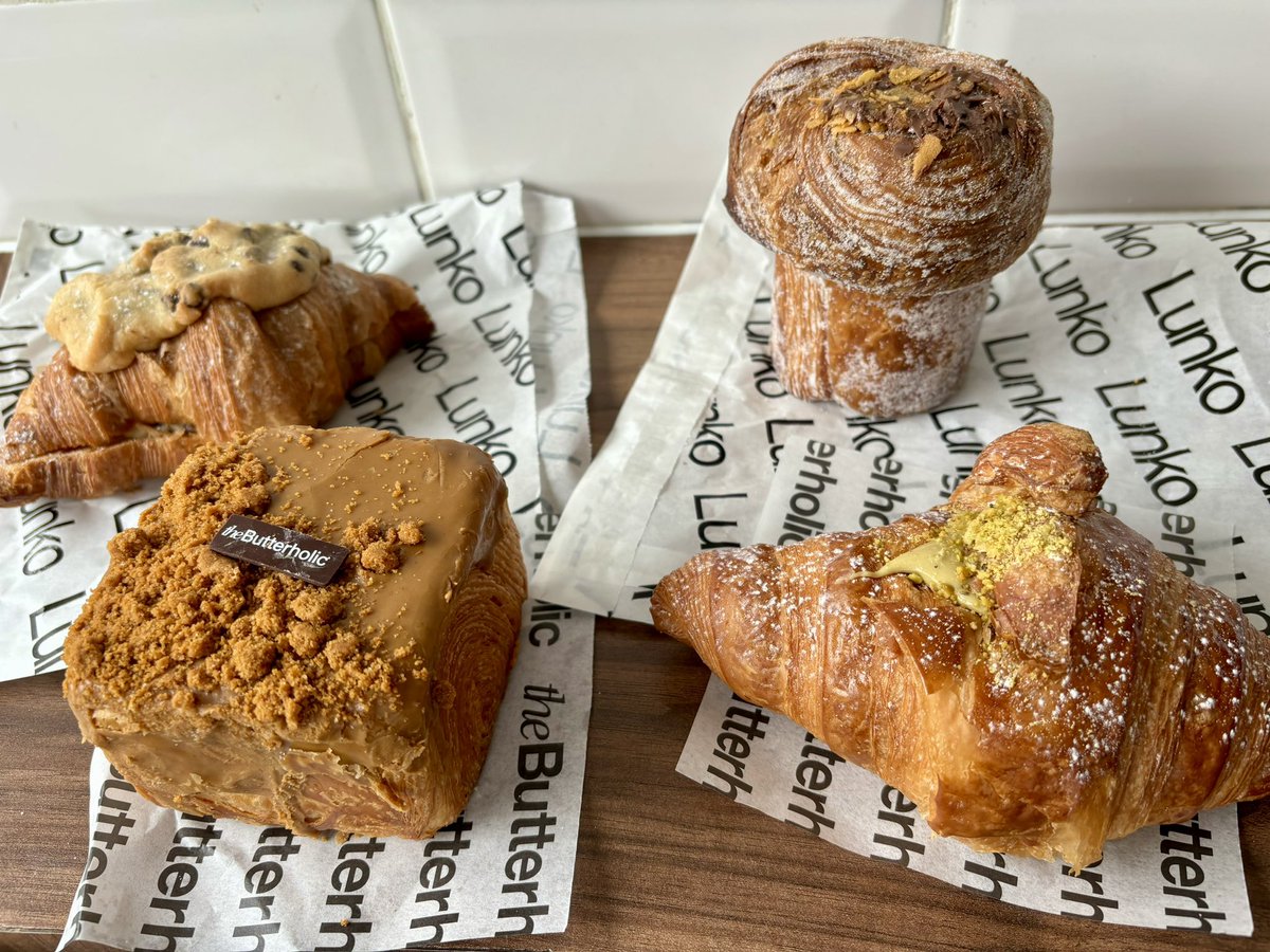 davvyko's tweet photo. Tell you what, that #Lunko bakery on lark lane is well worth queuing up for, even in the rain 🥐🧁😮‍💨👌🏻 https://t.co/K2dAw9EttW