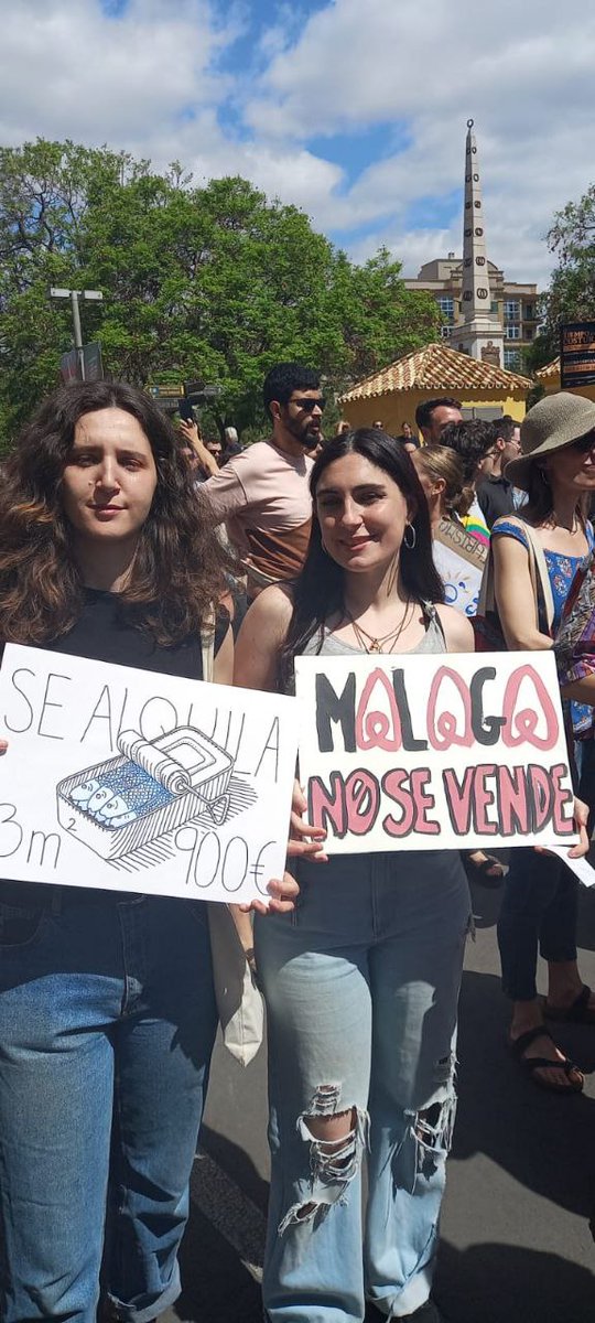 joseigs_'s tweet photo. Hoy Málaga dando una lección 
 al mundo. Una Málaga para vivir, no para Sobrevivir. Comienza algo nuevo. Ni Málaga ni Andalucía se venden. 💚 https://t.co/NetwatAWUW