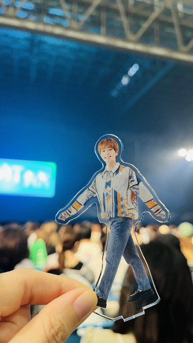 shiiy's tweet photo. ME:Iちゃんとボネクドに挟まれるというフレッシュ枠の出演順で、あのぽやぽやかわいい（＆歌とのギャップ）で華麗に爪痕残していくオニュさんさすがすぎた（後ろのアチズマダムが「これオニュさん好きになっちゃう…」ってつぶやいてた https://t.co/Pih01Ibh4L