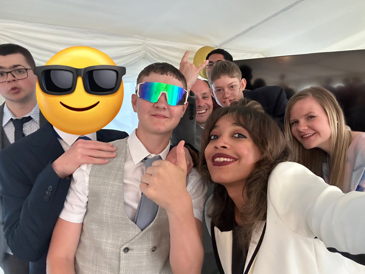 abbeysU7's tweet photo. Dancing the night away 🎉🥳 #Prom2024 https://t.co/AWvetkXlk7