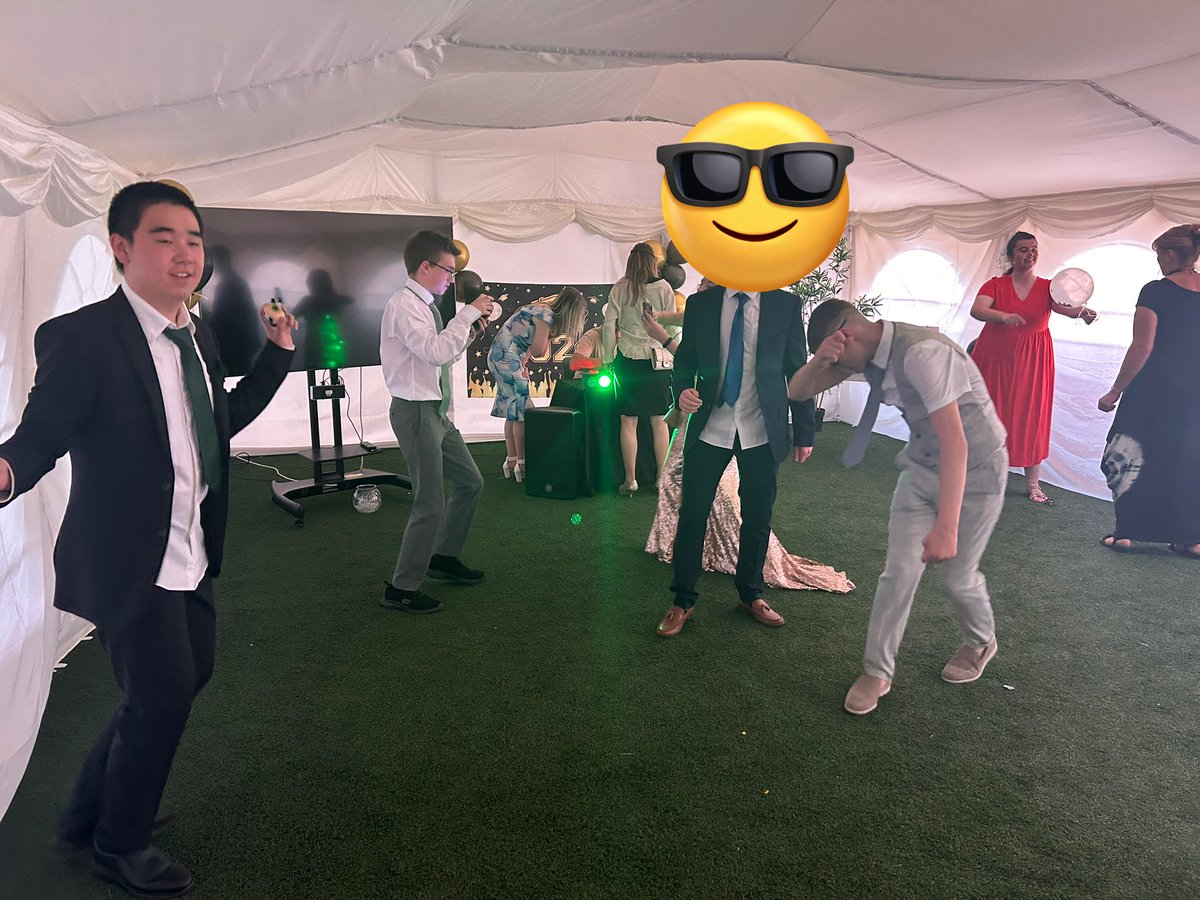 abbeysU7's tweet photo. Dancing the night away 🎉🥳 #Prom2024 https://t.co/AWvetkXlk7