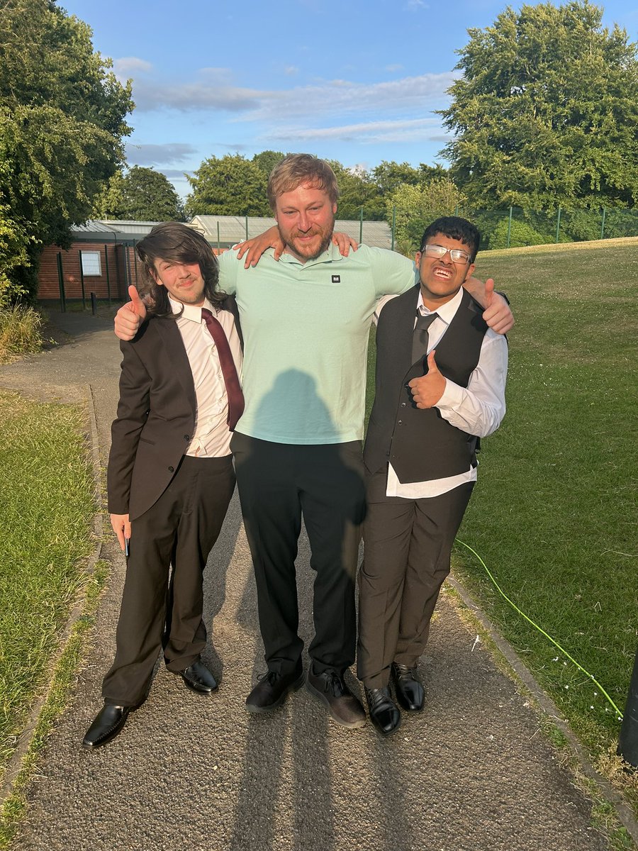 abbeysU7's tweet photo. Dancing the night away 🎉🥳 #Prom2024 https://t.co/AWvetkXlk7