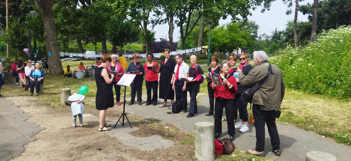 Toujours mobilisés aux côtés des habitants pour dire NON au mur de la honte passage Forceval et OUI à l'aménagement d'un grand parc qui fasse le lien entre Pantin et Paris.

Nos quartiers ont besoin de respirer et de convivialité. 

Une auttre porte de la Villette est possible !