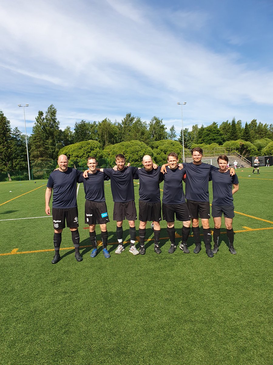 Futis, fudis, fusse, fuse, jalis, jalkkis ja joskus jopa potkupallo! Aina yhtä kivaa ystävien kanssa!

<a href="/vpsjuniorit/">VPS Juniorit</a> ja @suomen_palloliitto 5v5 Cup huippuolosuhteissa!⚽️

Henkka Sillanpää, @scheweleffhema, <a href="/erkkapeltonen/">Erkka Peltonen</a>, Matias "The Force" Forsén, <a href="/valtsuahonen/">Valtteri Ahonen</a>  <a href="/MikiRautakorpi/">Miki Rautakorpi</a>