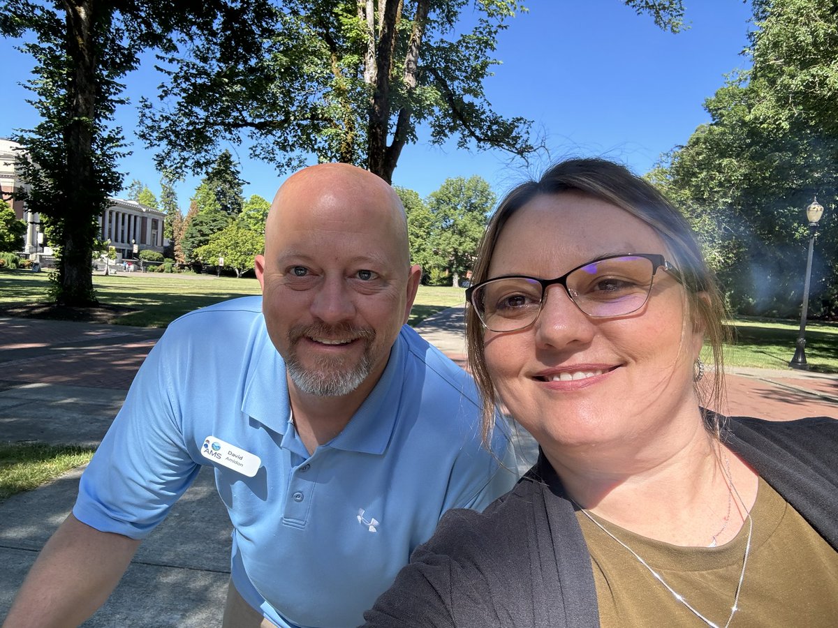 AmandaM72513's tweet image. #ProjectIce CO2 &amp;amp; Oxygen isotopes outdoor graphing activity.