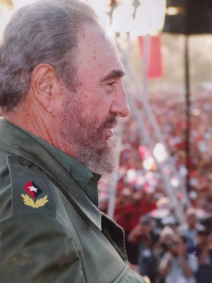 Su ejemplo perdurará en el tiempo y su imagen se multiplica por el mundo. #FidelVive #MiMóvilEsPatria