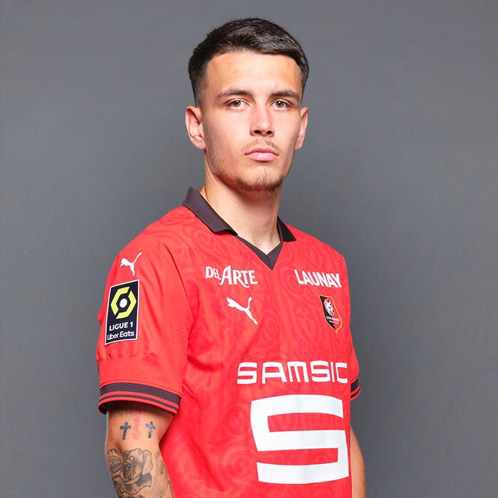 predict395's tweet photo. 🚨🟡🔴 Whilst continuing to negotiate on the Rennes deal, AS Roma advances on an agreement about Enzo Le Fée's personal terms.

Diego Llorente and Leonardo Spinazzola are anticipated to go.

Source: @FabrizioRomano 

A good player for Roma? https://t.co/rADJdscvW0