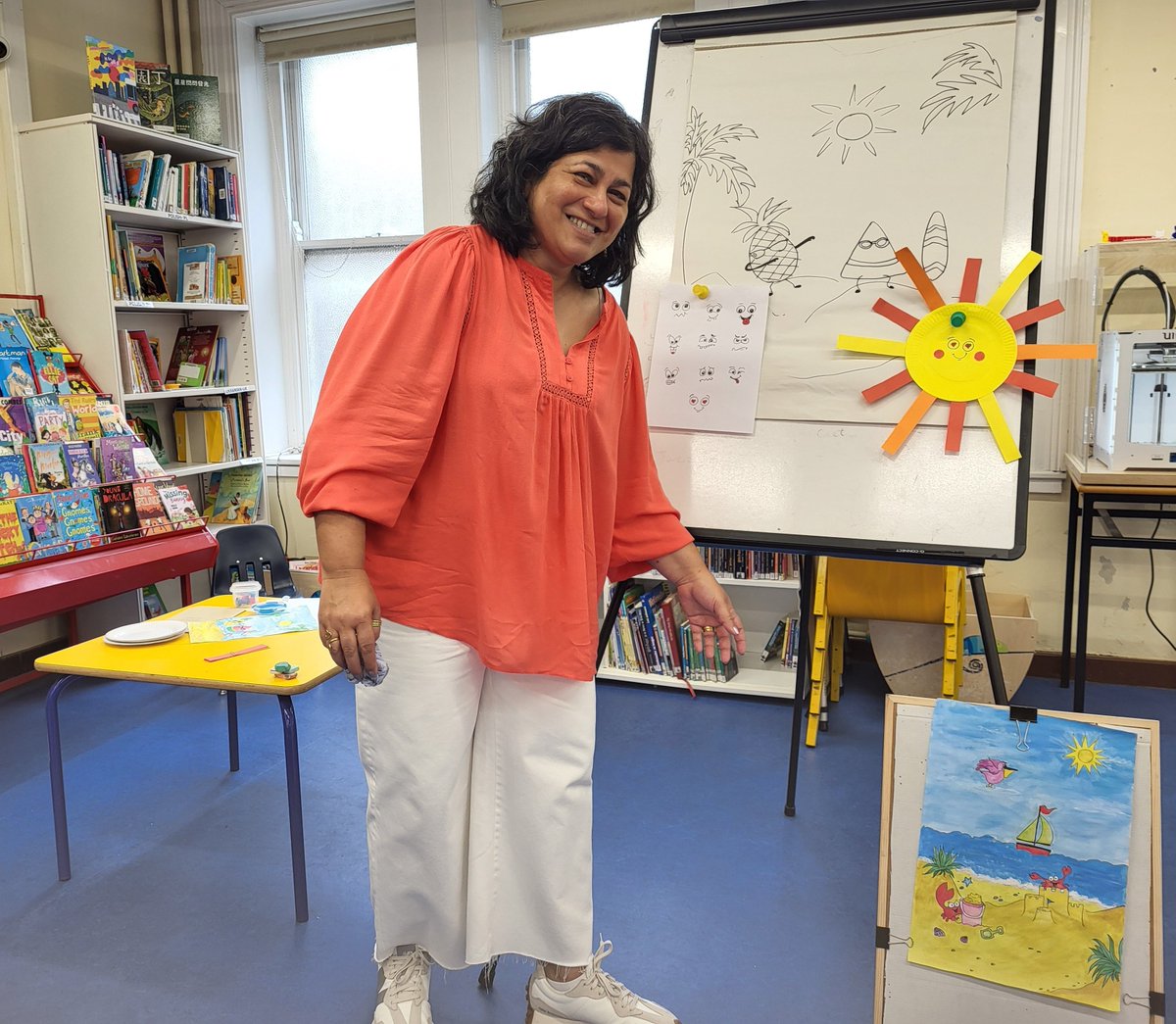 corkcitylibrary's tweet image. We had a great time with the young, talented artists at Fabiola’s Art Class in the City Library and Blarney Library! 🎨 🎉 

Their colourful works of art celebrated the Summer Solstice! 🌞 

#CorkCityLibraries #ArtAtTheLibrary