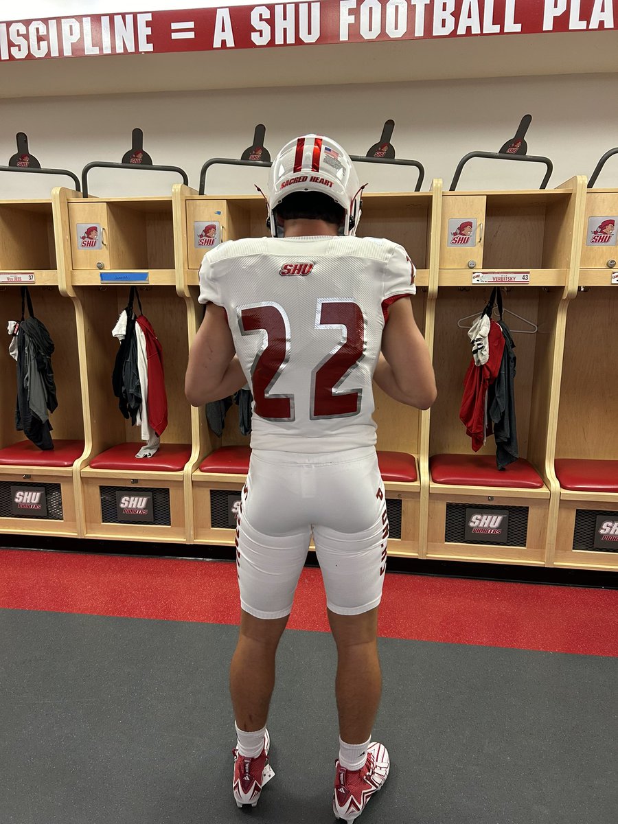 Chase Hatton (@cs_hatton) on Twitter photo Had a great visit <a href="/SHU__Football/">Sacred Heart Football</a> yesterday ! Looking forward to getting back up !! <a href="/Rustin_Football/">Rustin Football</a> <a href="/CoachPSap/">Patrick Saporito</a> <a href="/CoachDEdwards/">Coach Darin Edwards</a> Had a great visit <a href="/SHU__Football/">Sacred Heart Football</a> yesterday ! Looking forward to getting back up !! <a href="/Rustin_Football/">Rustin Football</a> <a href="/CoachPSap/">Patrick Saporito</a> <a href="/CoachDEdwards/">Coach Darin Edwards</a>