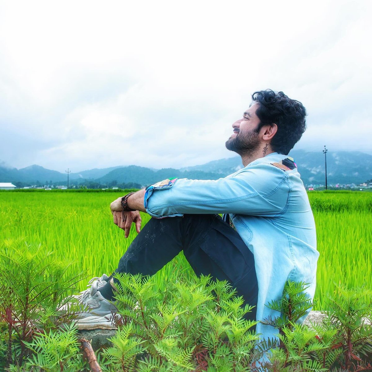 VikramChatterje's tweet photo. #MeghMukulerJhil Out now, click on the link below! 🎵🎧

https://t.co/0WSUFTKQ3E

#Surjo in cinemas from 19th July! ❤️

@shieladitya @madhumitact @darshanabanik @timirbiswas #Loydeep #InnovativeFilms https://t.co/ljsjKpw0Mw