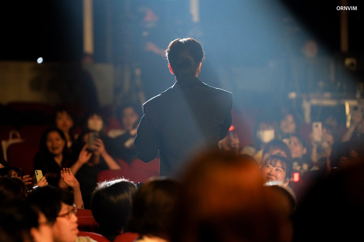 ornvim's tweet photo. ทุกคนอยากเห็นเพิ้ด อยากมาหาเพิ้ด 
เพิ้ดเองก็ใช้เวลาเล็กๆวิ่งไปทั่วฮอลล์เลย
ทุกคนต้องดีใจมากแน่ๆเลยนะ 🖤

#GMMTVFANDAY12
#PERTH_FANDAY12
#PerthTanapon
#KDPPE https://t.co/tearzysTYB