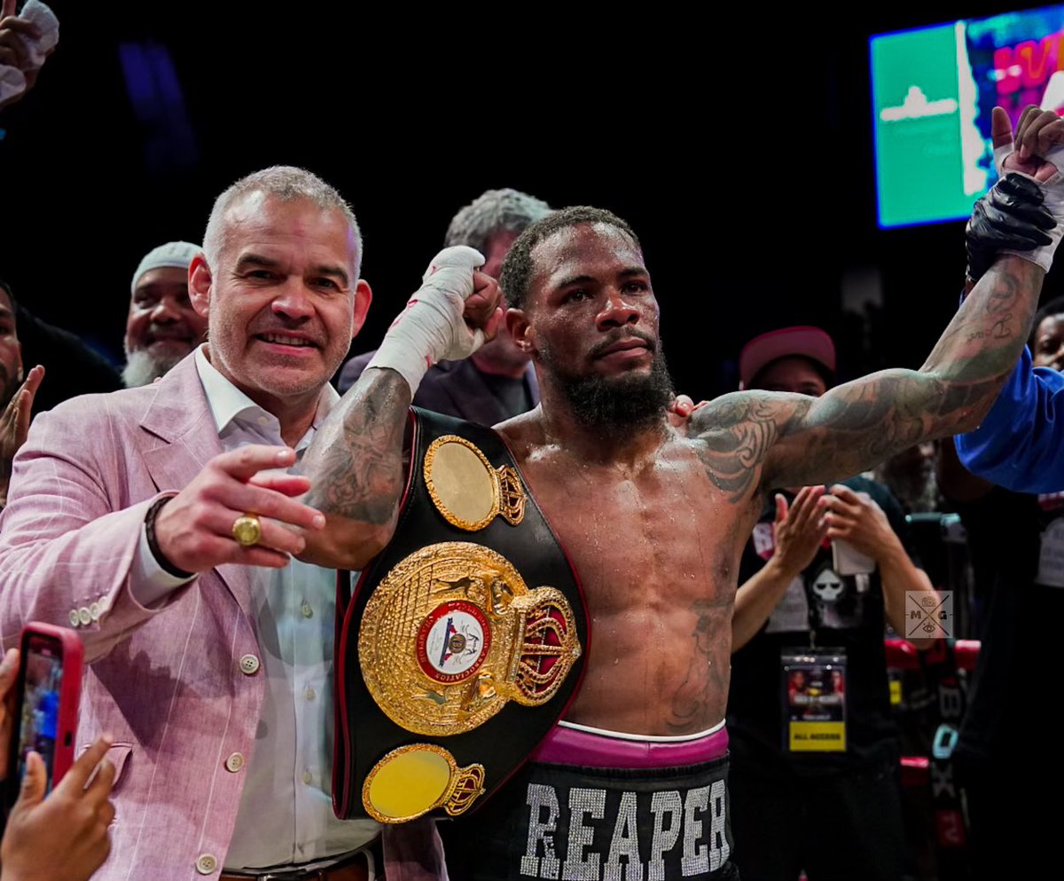 TheDMVDaily's tweet photo. In #Boxing News:
Yesterday, @OneOf1x defeated his opponent to retain his WBA World Super Featherweight Belt.
The boxing star in his Pro-Boxing debut, Ben Johnson wins by TKO.
In her 8th pro match, Rianna Rios gets the UD in her match up to become the WBA International Bantamweight Champion.
The Olympians Jordan Roach, in his Pro-Debut goes 1-0 with a stellar performance.
@SShooterOutlaw stops his opponent in round #4.
@iamscooterdavis destroys his opponent to move to 4-0.
Shots by @mecie_gold