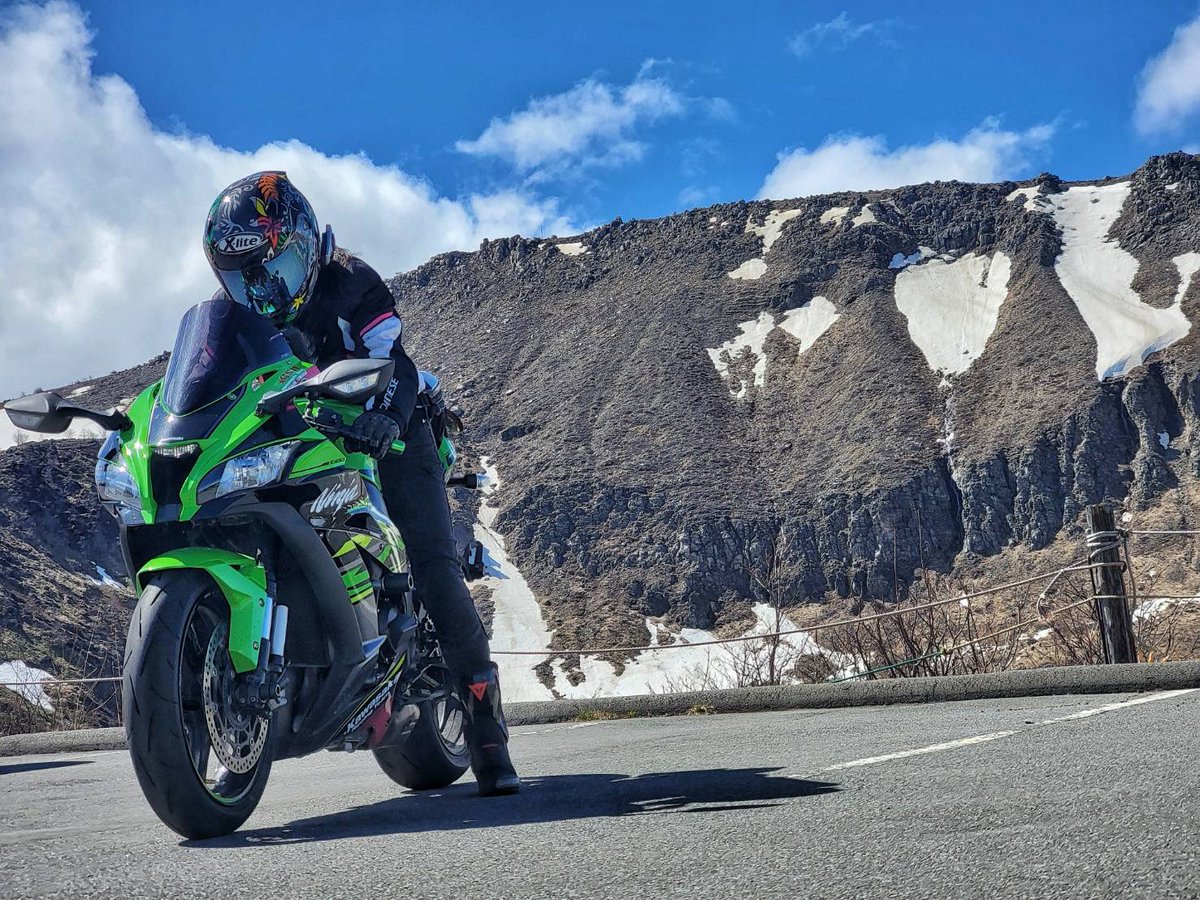 ZX_tooonR's tweet photo. ちょうど1年たったのであげなおし。

名前:いく
車種:ZX-10R(19')
住み:ぐんま
性別:BBA
好き:峠、柴

#バイク乗りとして軽く自己紹介 
#バイク乗りと繋がりたい https://t.co/0FxcVWYKtW