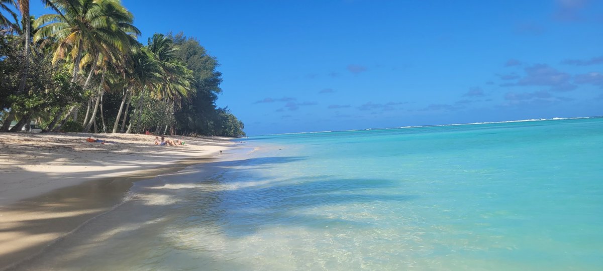 Hi #couchpeloton😁
Fabulous to be back on the couch but temporarily travelling the Cook Islands so time zones very discombobulating! My
#fratl  will be way off but <a href="/sophoife/">Anna Campbell</a> i will hazard a guess at 1.33am