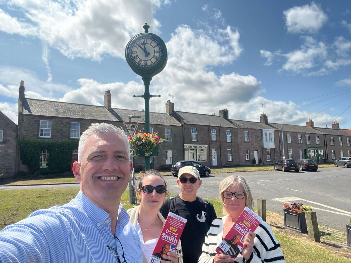 dsnorthnorth's tweet photo. Time for #Change in #Norham! Loads of support for @UKLabour on the doors this morning.

🌹🌹🌹 https://t.co/xn9cCLGSqc