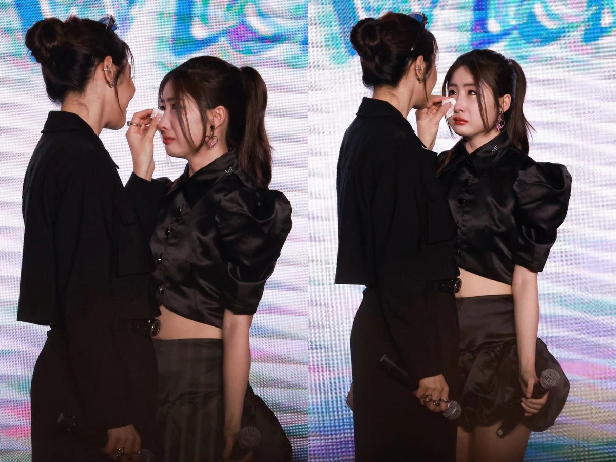 LoveNineStars's tweet photo. FayeYoko Every time they look at each other, there is no room for anything else in their eyes, only each other's outline is clear and deep, love is like a tide, surging in the blending of their gazes.
💓🤍🫧👩‍❤️‍👩

#FAYEYOKOinMacau
#FayeYoko #FayePeraya #YokoApasra https://t.co/ITjubuueow