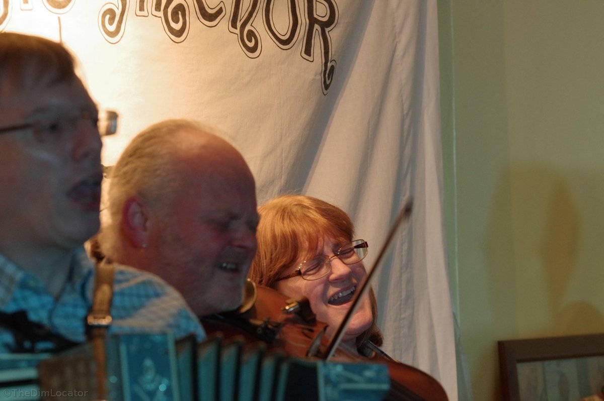 <a href="/TheFamousPots/">Famous Potatoes</a>  are appearing tonight at Fake Folk Festival in old Leigh's The Fishermen's Chapel . 7:30 till 9:30 or so.
facebook.com/fakefolkfestiv…
facebook.com/thefishermensc…