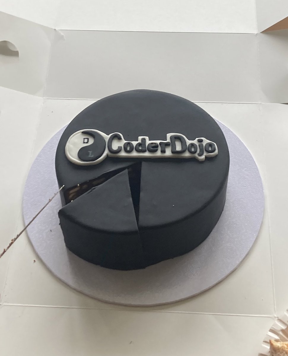 CoderDojoMgar's tweet image. At CoderDojo Mullingar we may not have an overflowing trophy cabinet, but I bet we have the #bestcake! Look at this amazing creation one of our ninja’s parents sent in this morning for our last session of the Summer!!