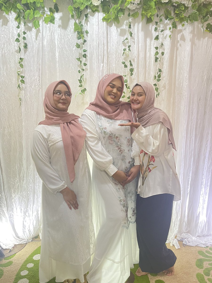 rachmi_utami's tweet photo. Mabruk jihanku✨🌹 @aphroditeees https://t.co/k1Il44wv7g
