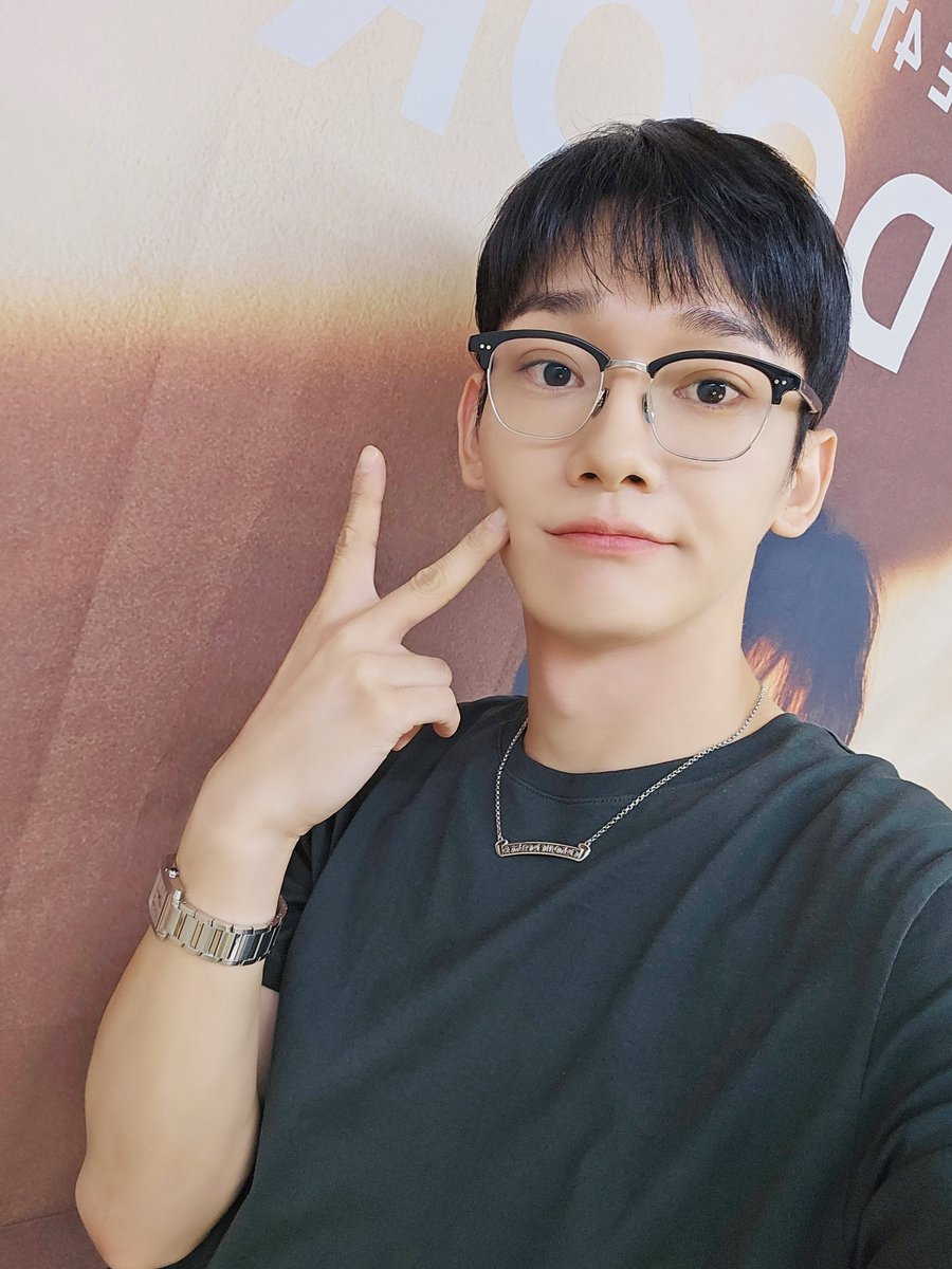 #JDaily

🏠 2024.06.29
뮤직플랜트 팬사인회 

#첸 #CHEN #DOOR #빈집 #Empty