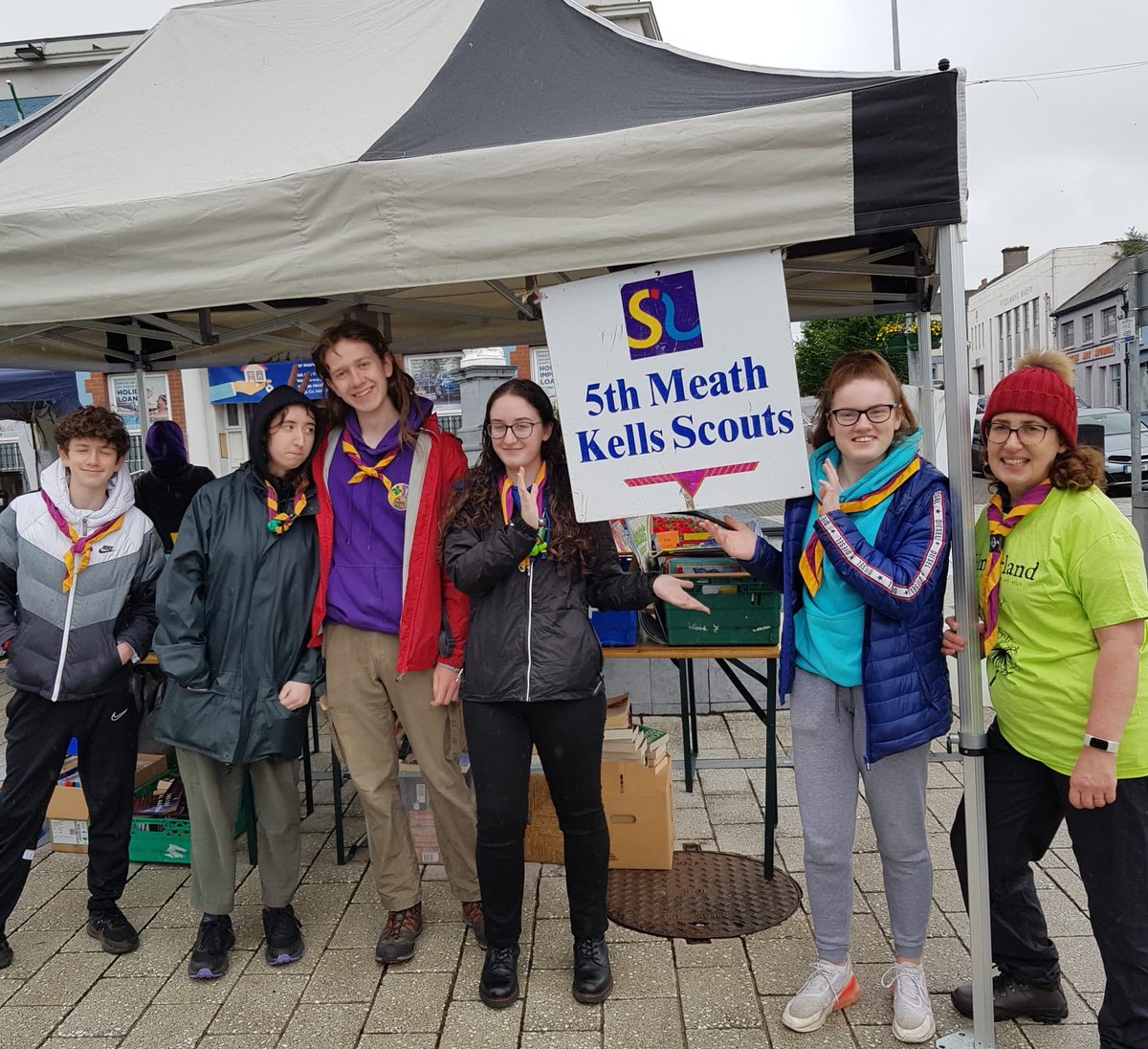 Day 3, the rain is clearing, and there's a great buzz around the town! And Hinty is back!! 
Kells is the place to be this weekend. 
#meath #hinterlandkells #kells #bookfestival #whatsoninmeath #MylesDungan #bexsheridanillustration #IrishFarmAnimals #theobrienpress