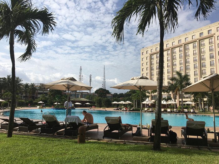 movenpick_accra's tweet image. Weekend vibes are in full swing! 🌞 Dive into relaxation and fun at the Movenpick Accra poolside. Enjoy an array of cocktails and sweets from the poolbar with friends and family. See you there! 🏊‍♂️🍹 

#MovenpickAccra #PoolSideFun  #WeekendGetaway #PoolsideChillin
#SaturdayVibes