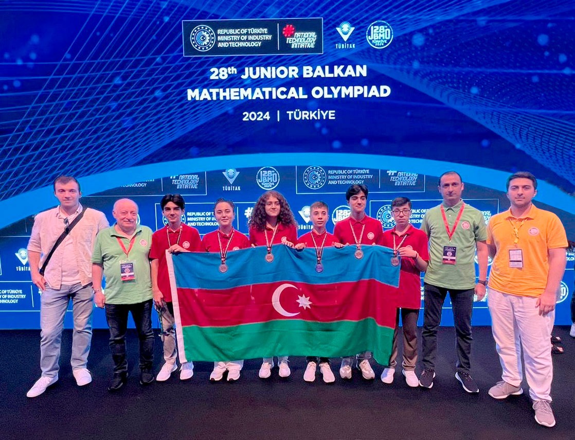 EminAmrullayev's tweet photo. Türkiyənin Antalya şəhərində Yeniyetmələrin 28-ci Balkan Riyaziyyat Olimpiadasında (JBMO 2024) məktəblilərimiz 1 qızıl və 5 gümüş medal qazanıblar. 22 ölkə arasında Azərbaycan komandası 100 faizlik nəticə g��stərərək, 174 balla sıralamada 2-ci olub. Tarixi uğur üçün təşəkkürlər! https://t.co/FrDZSd5tcR