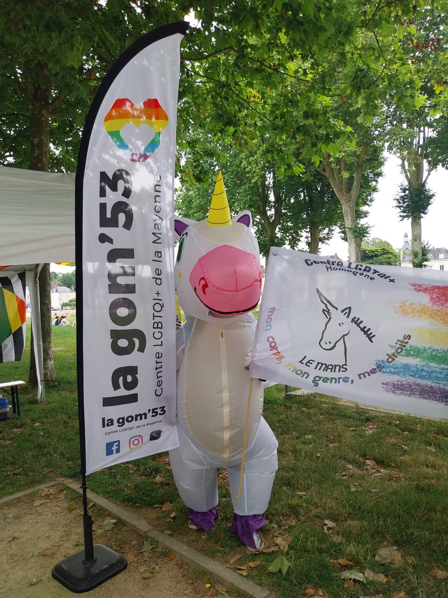 Super ambiance à la pride de Laval ... pour les équipes bénévoles et pour notre bénévoles licorne