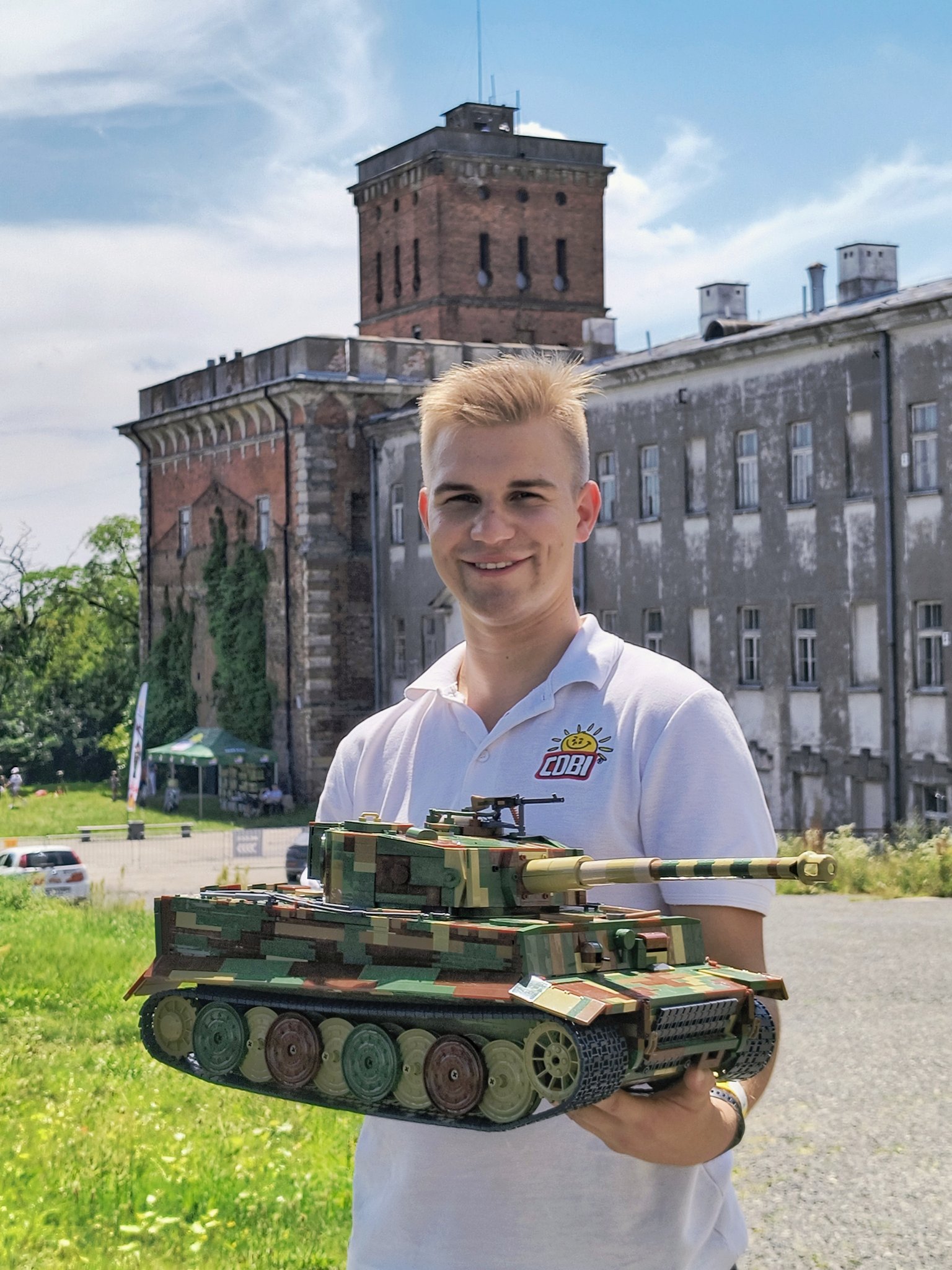 COBI Bricks on X PzKpfw Tiger VI Ausf. E Bretagne in 1 12 scale will be available this fall from COBI The model is created in collaboration with museedesblindes in