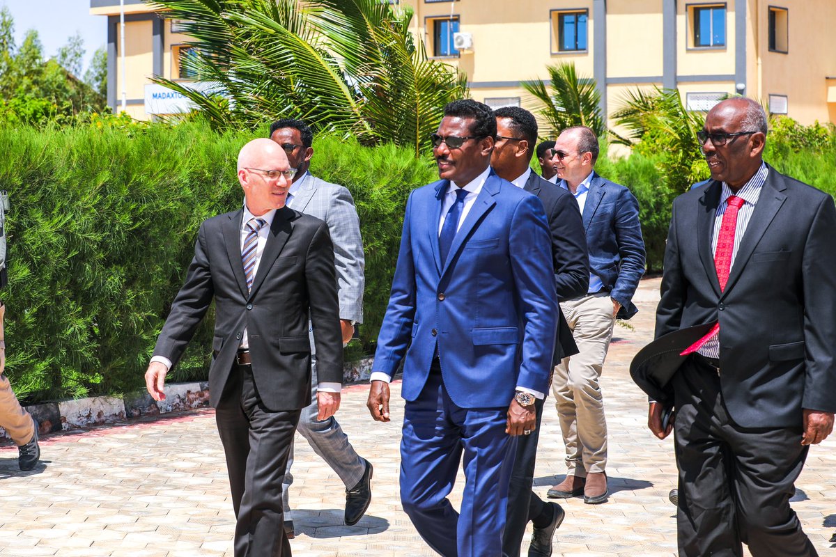 President <a href="/MrQoorqoor/">Ahmed Abdi Karie</a> of Galmudug State receives Acting <a href="/UNSomalia/">UNSOM</a> James Swan and delegates accompanying him at Galmudug presidential palace. Key issues highlighted include the overall situation of Somalia and the acceleration of UNSOM support in many areas of Galmudug.