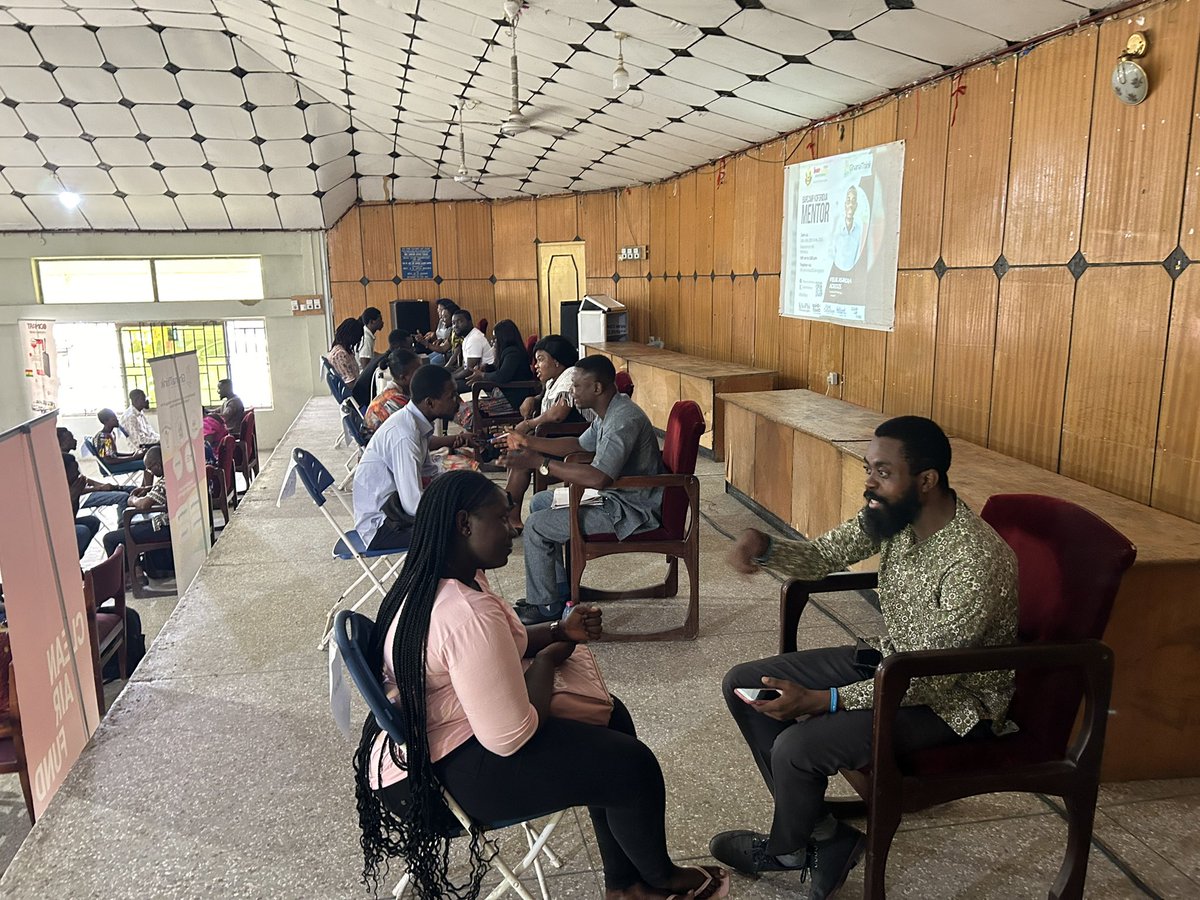 BcKoforidua's tweet image. “We should have an attitude of learning”

The #speedmentoring session at #Barcamp #Koforidua 2024 at #AppentengHall.

One-on-one mentoring, 8 minutes each, where mentees gain advice from mentors, and vice versa too 🙂
See more via #bckdua. #BarcampKoforidua