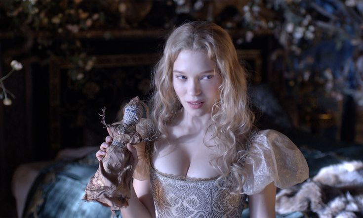 TheCinesthetic's tweet photo. lea seydoux in la belle et la bete https://t.co/wfQTBz0UdO