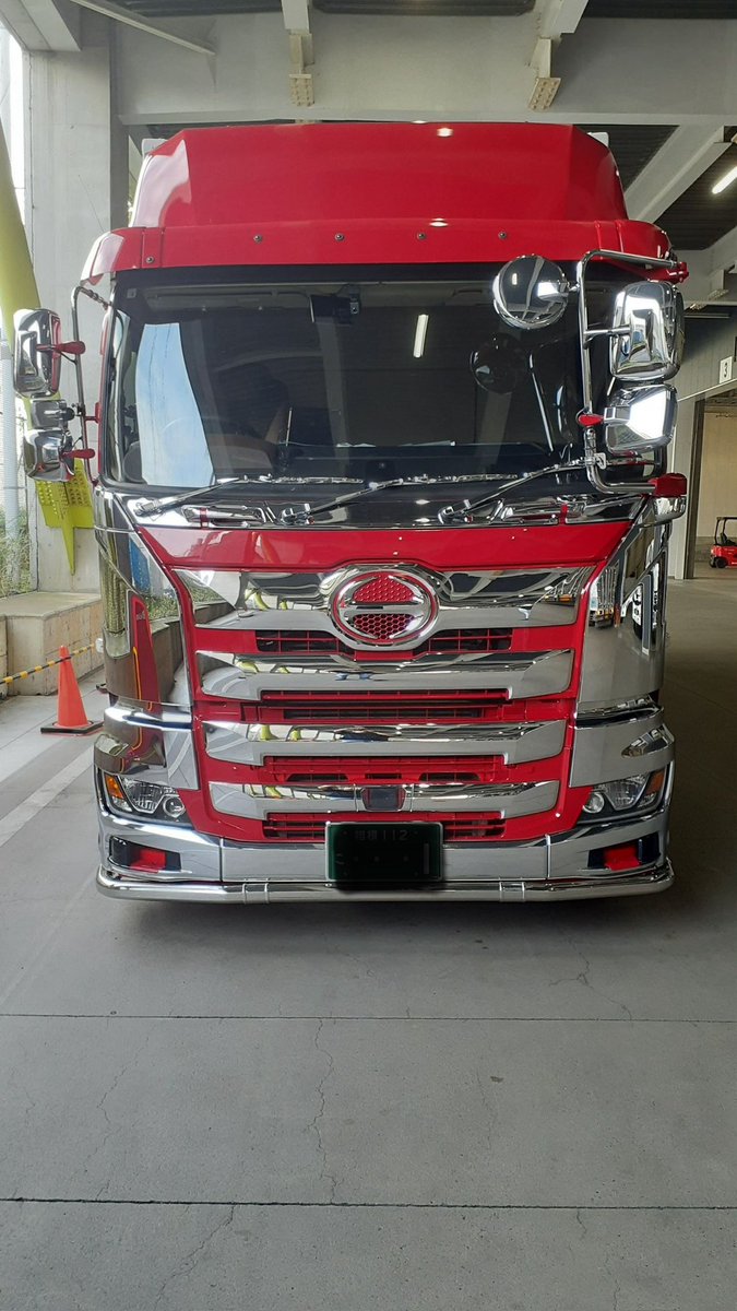 a_t_truck_tv's tweet photo. お疲れ様です♪愛国丸です

運営を通じてXに投稿させて
頂きます 。
コチラ PBでも仲良く
させて頂いて相模原市に拠点を
置き日々 ご活躍されています‼︎
㈱ｱｲﾄｩｰﾗｲﾝ様 1番機であります
オペさんにしても車輌にしても
輝かしく気品に満ちた1台です
また何処かでお会いましょう��� https://t.co/V1p8sBHUUh