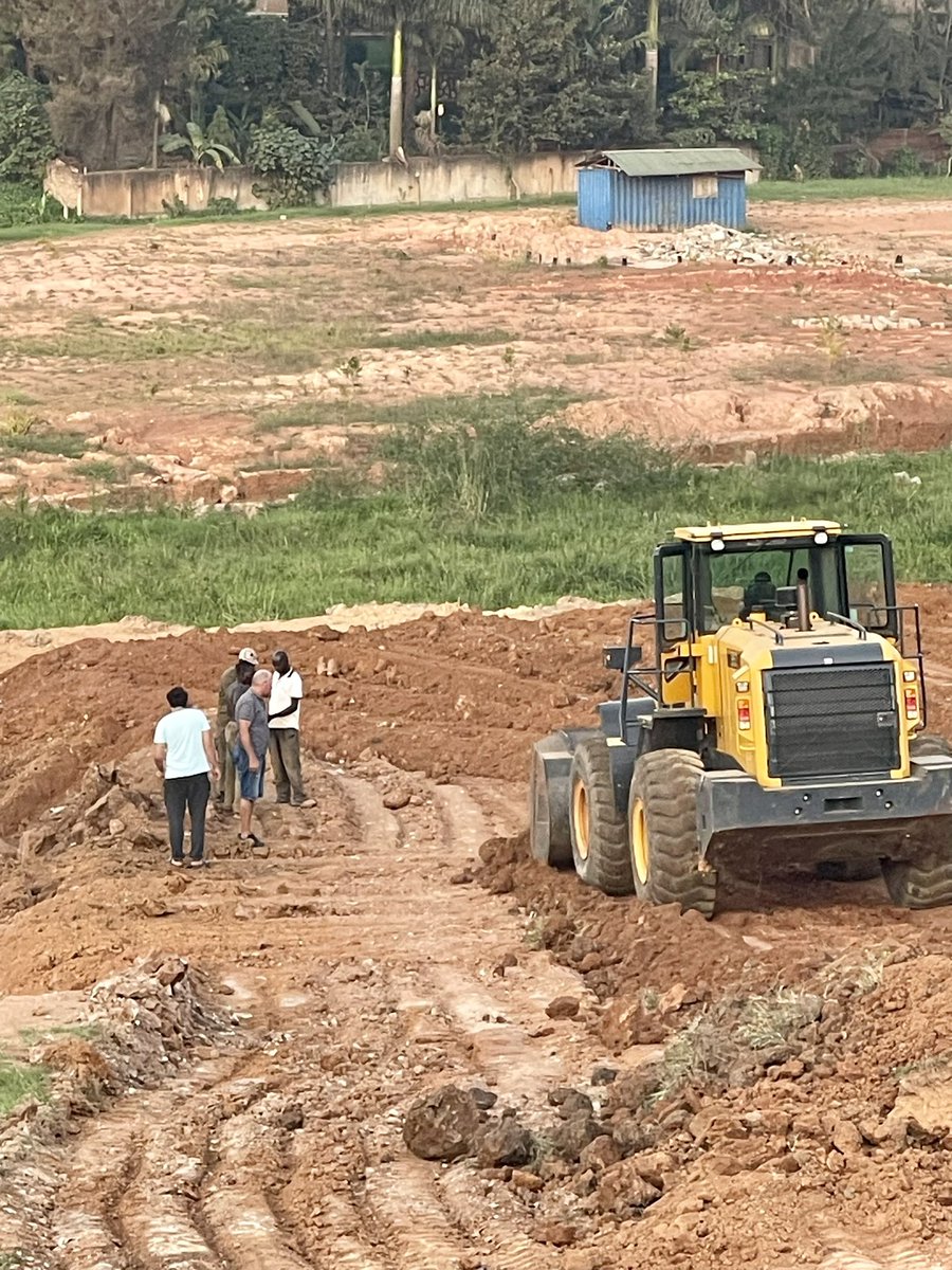 SimplyKips's tweet photo. A foreigner taking over a swamp in Seeta2setup a fuel station. Across is former Blood of Jesus Church demolished in April by @nemaug 4 encroaching on the same swamp. Across the road is a Seeta High gate Muyingo refused to take down.
#UGAirlines #UgandaAirlines #NEET_UG #Lubigi https://t.co/JhveYWtKuK