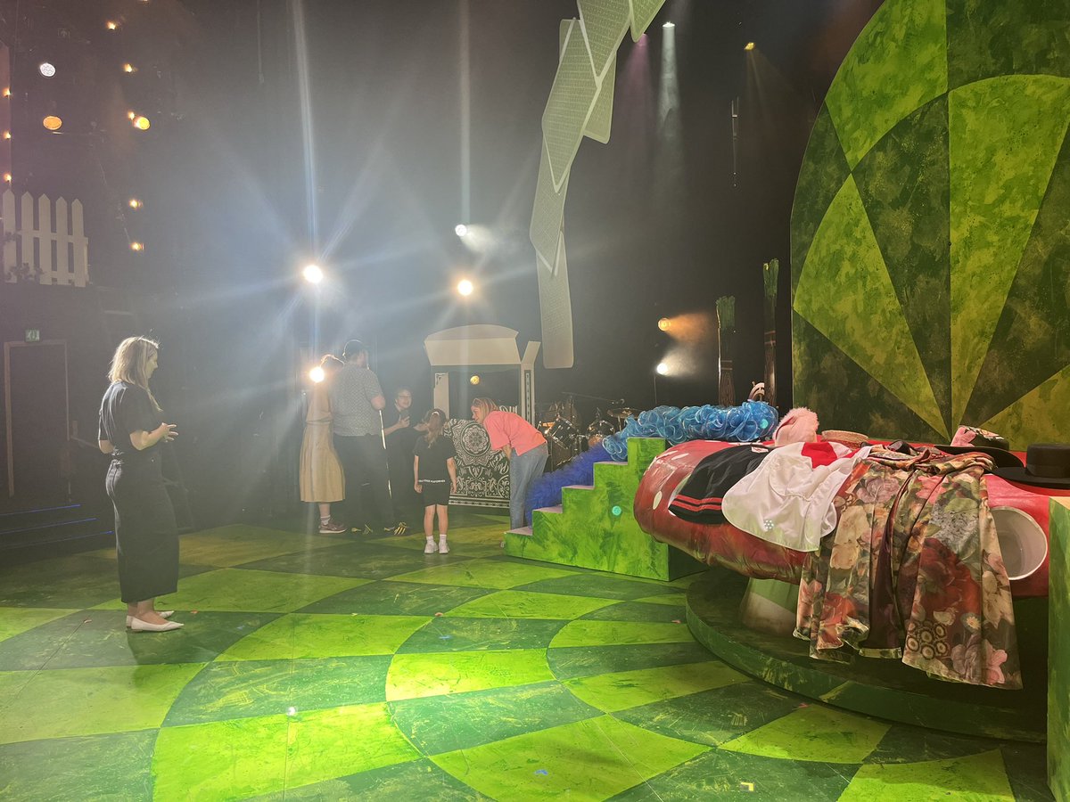 ATinley92's tweet photo. Don’t be late! ⏱️
It’s time for #TouchTour for #AliceInWonderland @derbytheatre ran by the wonderful Derby Audio Describers! #AudioDescription #Access 
If you’ve missed this one…we have another one: Sat 6th Touch Tour 12:45 / Show: 14:00 🐇🃏 https://t.co/h9RO1eudOw