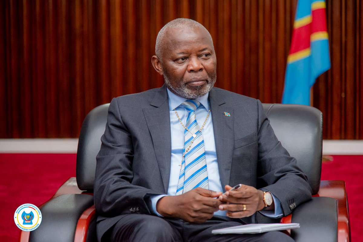 BienvenuLukoki2's tweet photo. Le President de l’@AssembleeNatRDC l’honorable @VitalKamerhe1 a reçu les autorités militaires de la haute école des stratégies et de défenses #CHESD l’objet de leur échange parrainage de la 7 ème session de formation @OfficialSonge @biso_kaka @KamusakyJossar1 @uhelo_numbi https://t.co/nb6lAzgraE