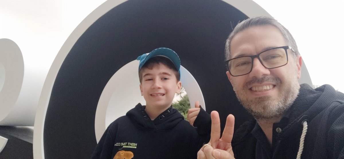 E lá se vão 9 anos desde que Deus nos abençoou com esta criança incrível. São 9 anos de amor, carinho, alegrias e muito companheirismo.
Parabéns Miguel 🎉, meu filho e player 2 favorito 😍