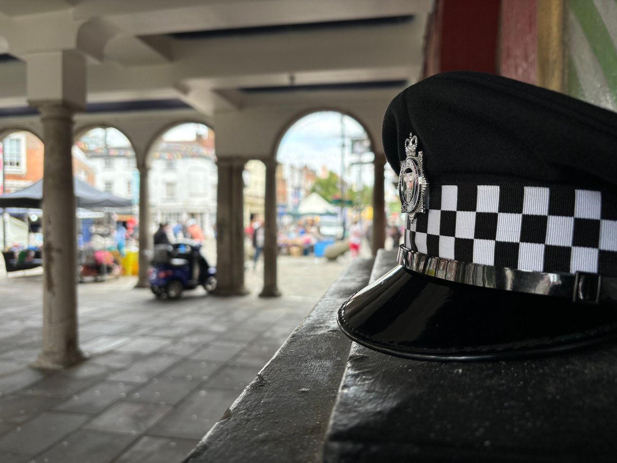 TVP_Bucks's tweet image. Out #OnTheBeat in #HighWycombe town centre ☀️ 

Say hello if you see us 👮‍♂️