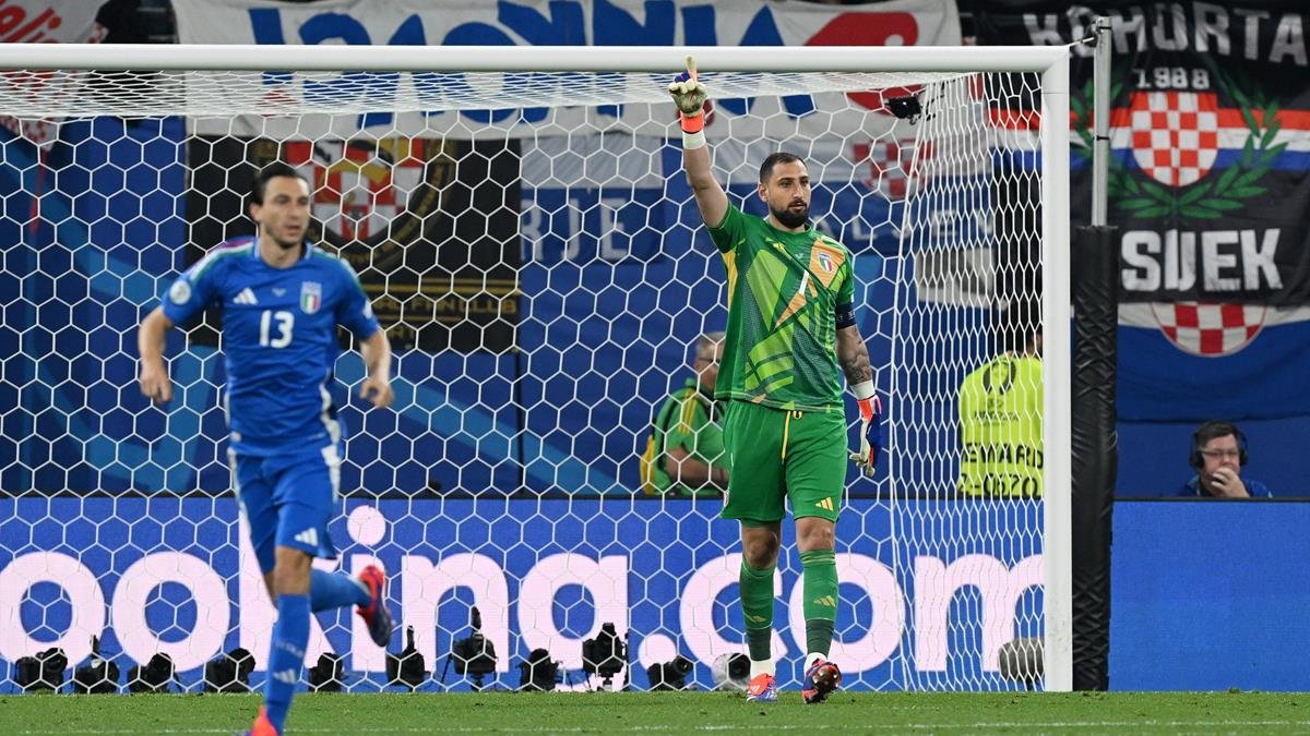 O longo tempo que os habitantes da península itálica levaram pra ter um Estado único tem reflexos na sociedade e no futebol italianos até hoje.

Nesta Euro, a Itália tem jogadores nascidos no Brasil e na Argentina, mas só um atleta nascido no sul do país: o goleiro Donnarumma.
