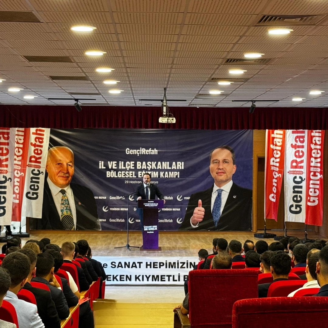 gencrefah's tweet photo. İl ve İlçe Başkanları Bölgesel Eğitim Kampımız Gençlik Kolları Genel Başkanımız Sn. Melih Güner'in konuşmalarıyla başladı. https://t.co/06JVibSeYR