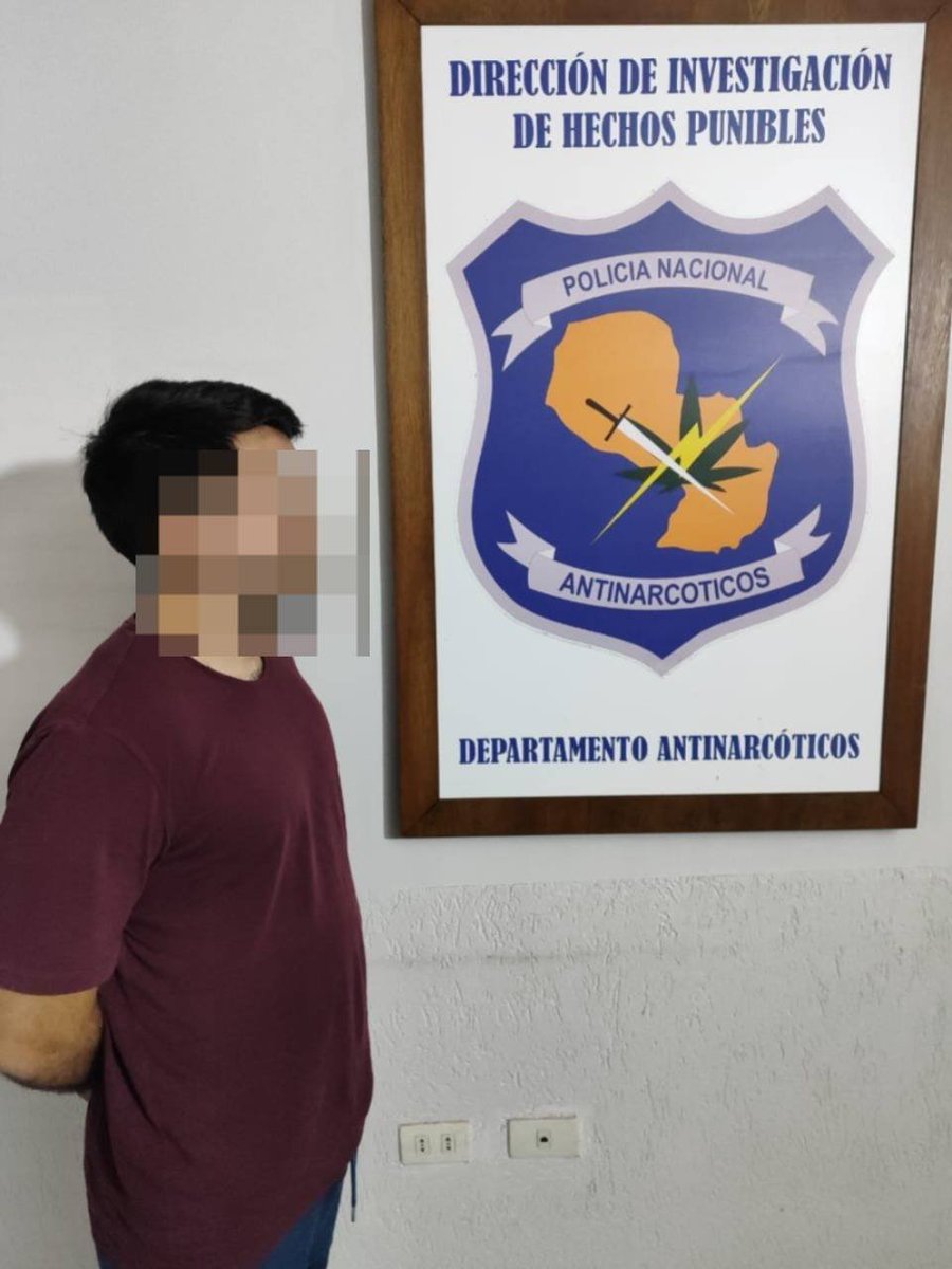 ReportePy's tweet photo. Un hombre fue detenido, en prosecución de la incautación de 3.329 kilos de cocaína, el pasado 23/10/2023, en Villeta – Central, el operativo fue realizado por personal de la Unidad Especial de Inteligencia Sensible Antinarcóticos y Hechos Punibles Conexos (SIU)- https://t.co/jc6C3ckgK0