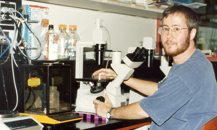 Meet Dr. Ben Barres, a neurobiologist who pioneered the role of glial cells in development and disease. On top of his research, Barres was a strong advocate for trans and women’s rights, helping to point out injustices in academia.

#LGBTQScientists #PrideMonth #ScienceforAll