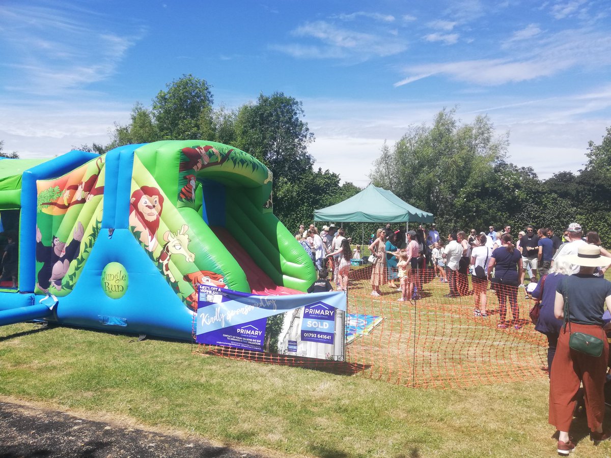 WPrimary's tweet photo. #PTA The fete is full swing - perfect weather🌞👍😁 https://t.co/RvvYY336t1