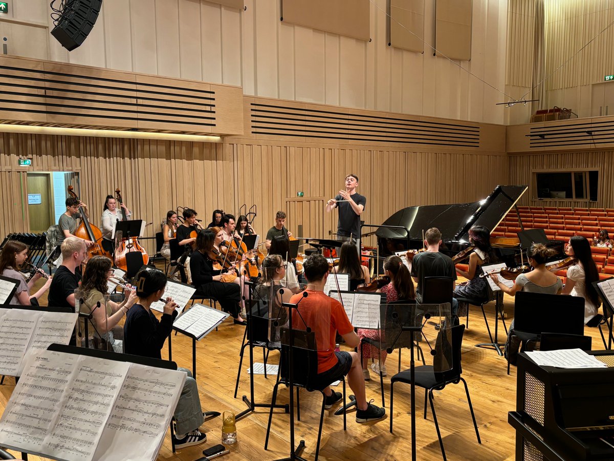 It has been a fantastic end of term for <a href="/Chethams/">Chetham's School of Music</a> composers! Incredible chamber and orchestral composers' concerts with 3 piano concertos, a concerto for jazz 4tet and other new orchestral works in <a href="/StollerHall/">The Stoller Hall</a>, plus superb masterclasses from <a href="/FloriMaunders/">Florence Anna Maunders</a> &amp; <a href="/larrygoves/">Larry Goves</a>! Bravo!!