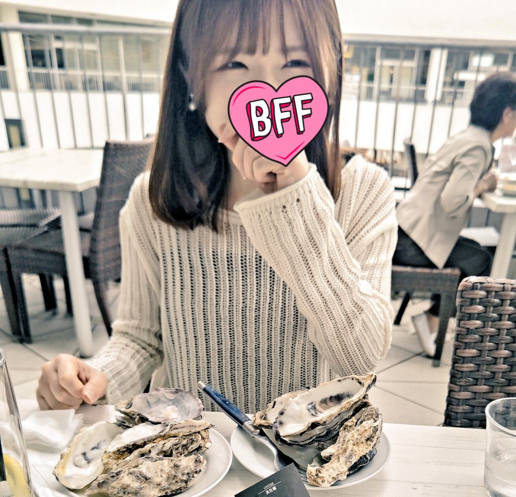 Twinkle_place's tweet photo. 生牡蠣うますぎた🦪ちょっぴりボーナスもでてテンション高いし…うーん…そうだ♡いいね1個につき10cmの高さから飛んじゃお！！後半も上げてくぞーw…まさかバンジーとかにはならないよね🤯 https://t.co/wNwQhjJPh4
