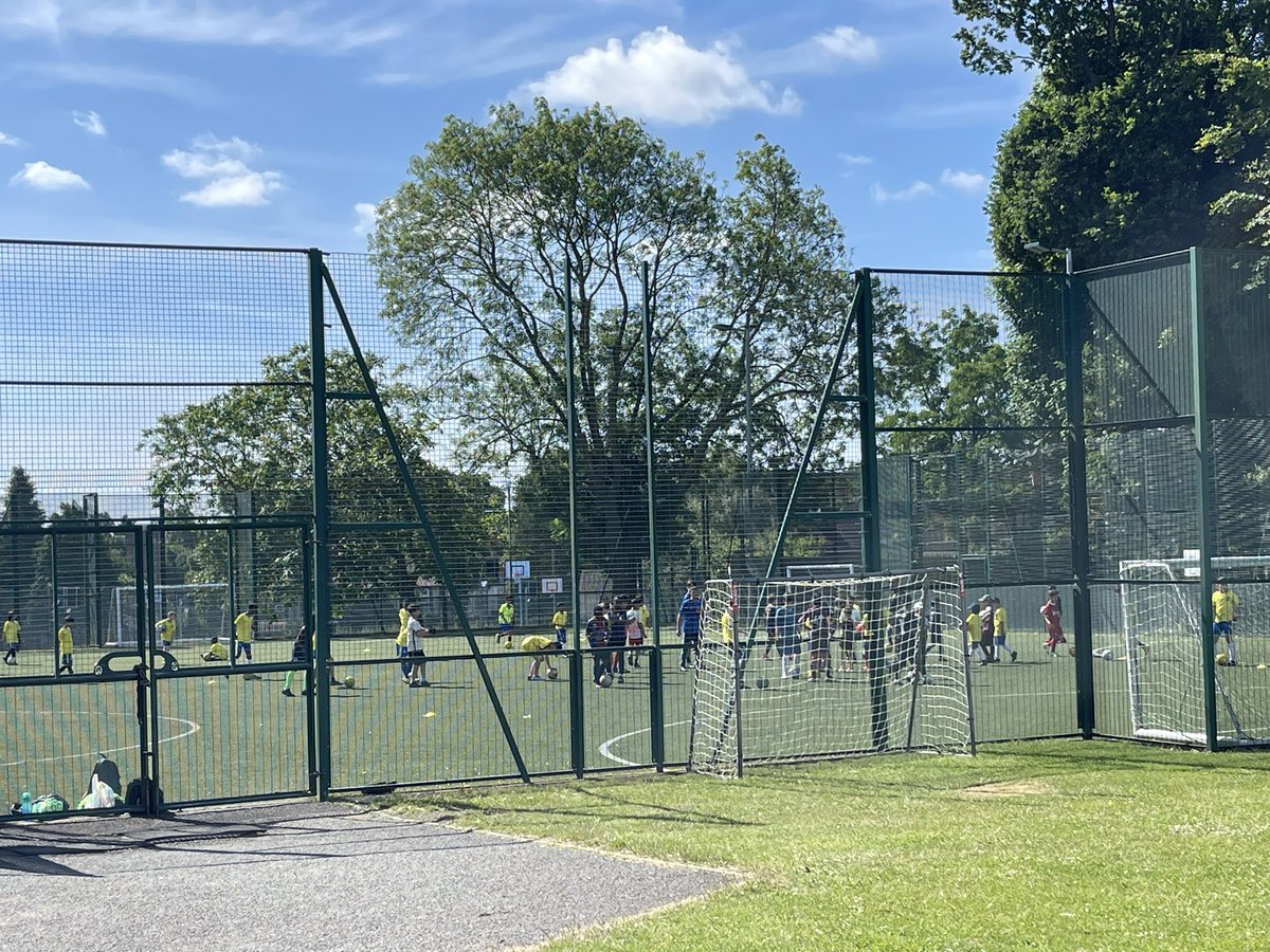 CILuton's tweet image. We’ve had football, basketball and badminton! 

Massive thank you to everyone who took part ⚽️🏸🏀