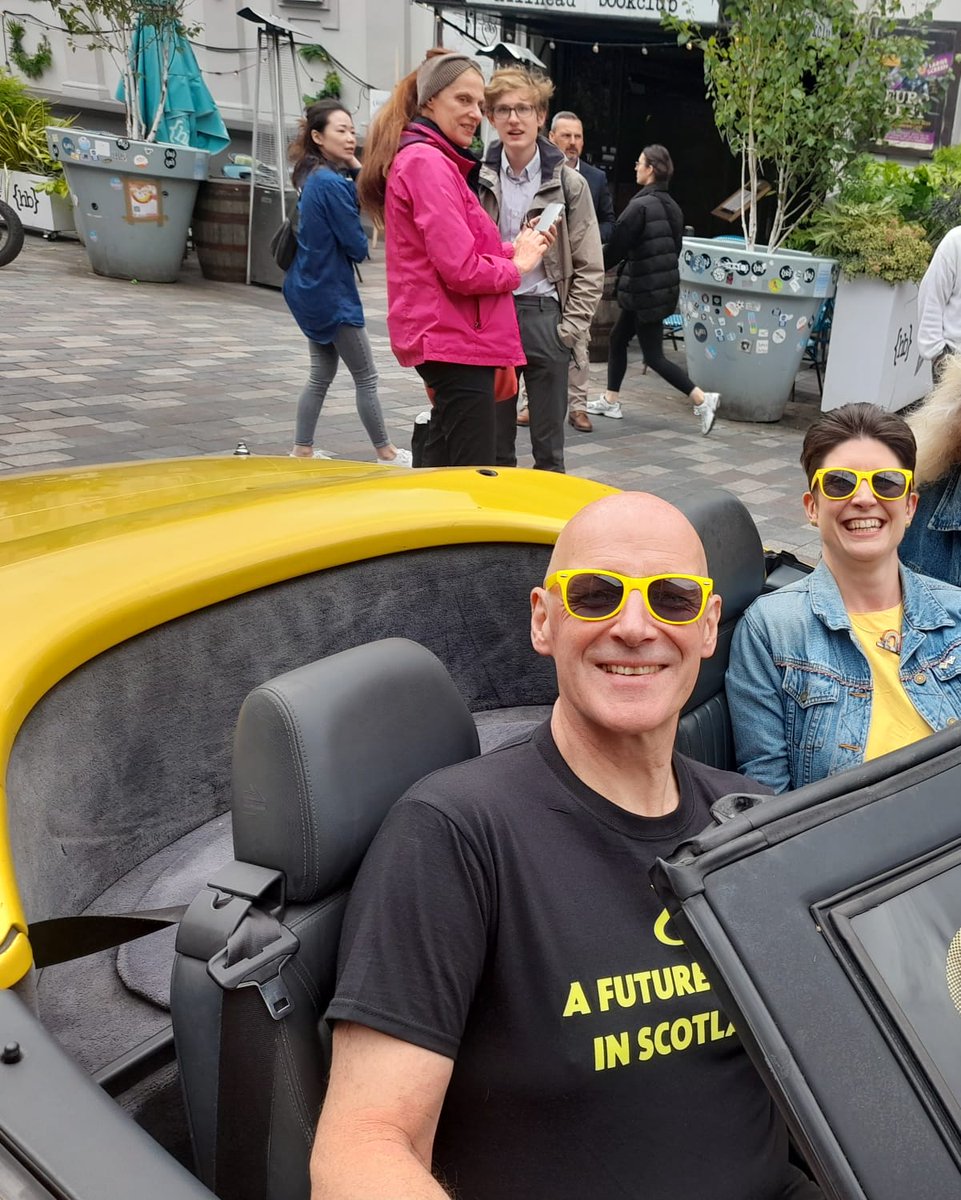 DealyPlazaEcho's tweet image. Funny the folk you run into.. #drivingforward #ScottishIndependence